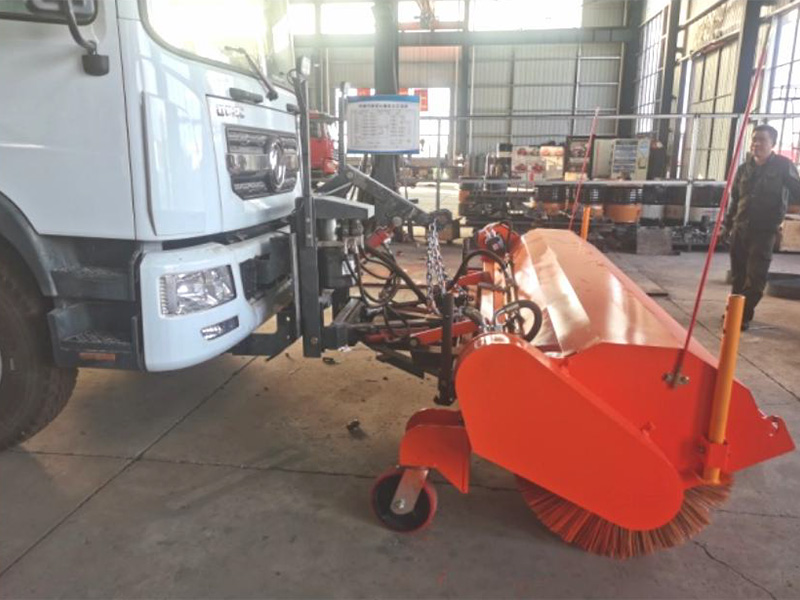 3.3米車(chē)取力雪滾