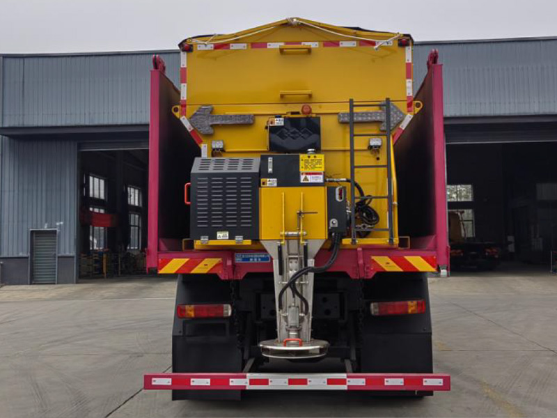 重汽豪沃除雪車(chē)