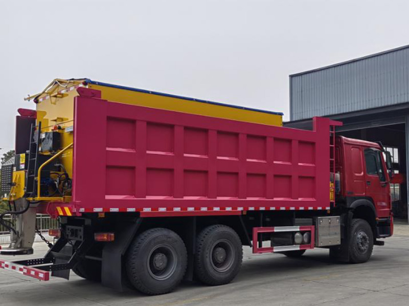 重汽豪沃除雪車(chē)